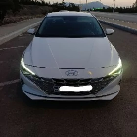Hyundai Elantra 2022