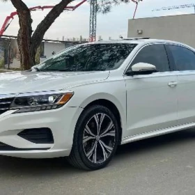 Volkswagen Passat 2021