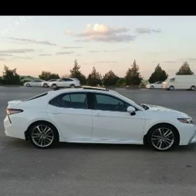 Toyota Camry 2024