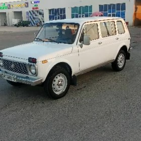Lada Niva 2000