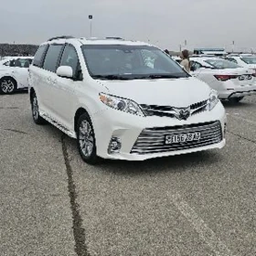 Toyota Sienna 2020
