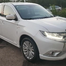 Mitsubishi Outlander 2022