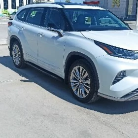 Toyota Highlander 2022