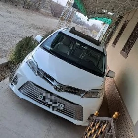 Toyota Sienna 2018