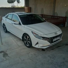 Hyundai Elantra 2022