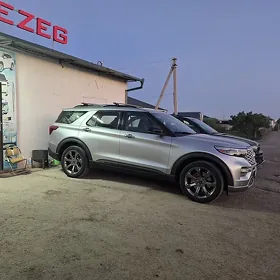 Ford Explorer 2021