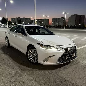 Lexus ES 300h 2020