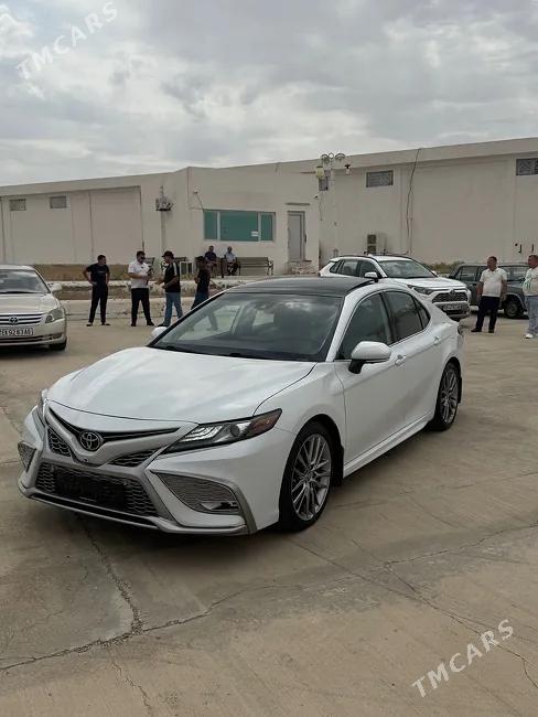 Toyota Camry 2021