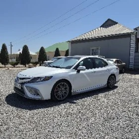 Toyota Camry 2021