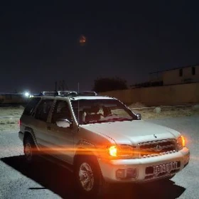 Nissan Pathfinder 1999