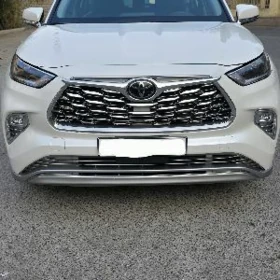 Toyota Highlander 2021