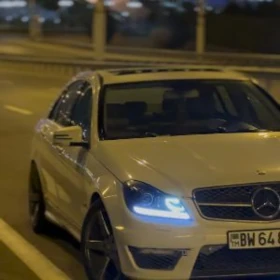 Mercedes-Benz C300 2010