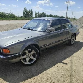 BMW 7 Series 1990