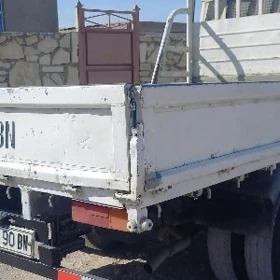 Mitsubishi Canter 2000