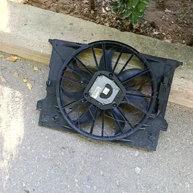 wentilyator radiator w211 merc