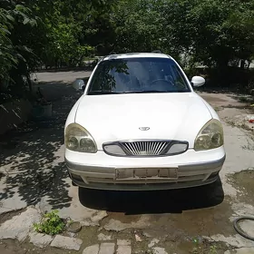 Daewoo Nubira 2000