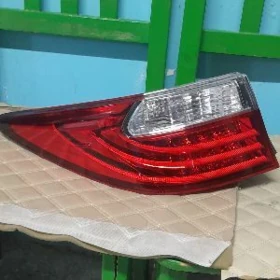 Lexus es stopnik cyra fara.