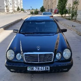 Mercedes-Benz E320 1996