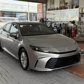 Toyota Camry 2025
