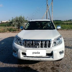 Toyota Land Cruiser Prado 2013