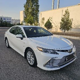 Toyota Camry 2022