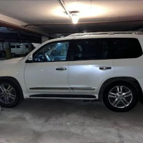 LAND CRUISER 200