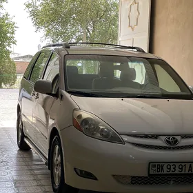 Toyota Sienna 2008