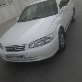 Toyota Camry 2000