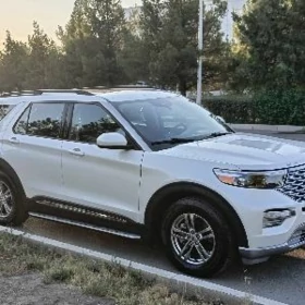 Ford Explorer 2021