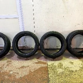 teker Bridgestone 235.45.18