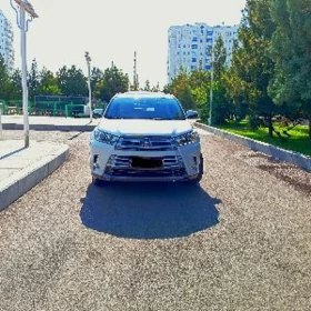 Toyota Highlander 2019