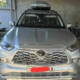 Toyota Highlander 2021