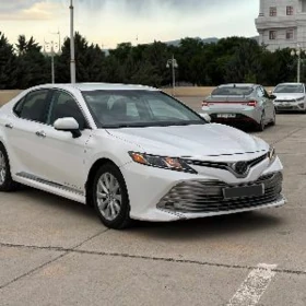Toyota Camry 2020