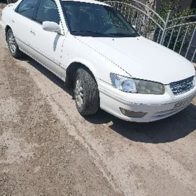 Toyota Camry 2001
