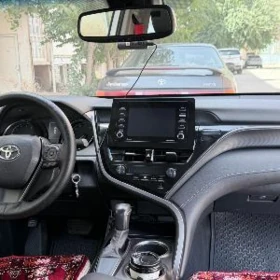 Toyota Camry 2021