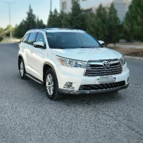 Toyota Highlander 2016