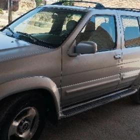 Infiniti QX4 1997
