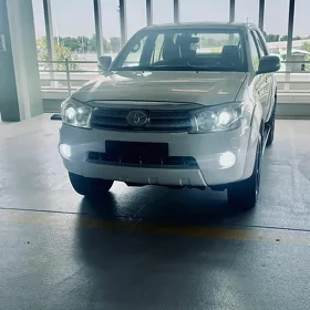 Toyota Fortuner 2010