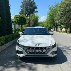 Hyundai Elantra 2023
