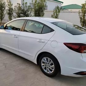 Hyundai Elantra 2020