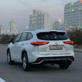 Toyota Highlander 2022