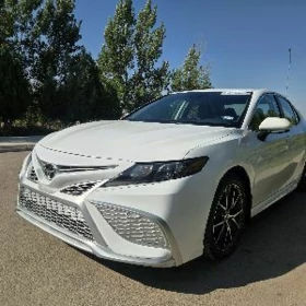 Toyota Camry 2021