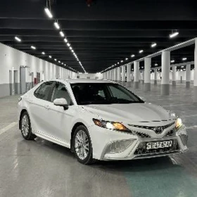 Toyota Camry 2021