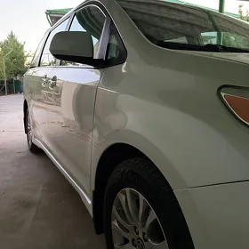 Toyota Sienna 2020