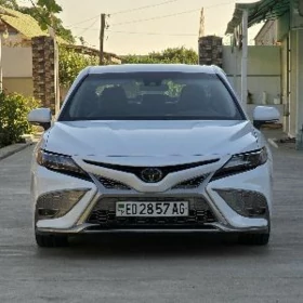 Toyota Camry 2021