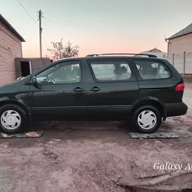 Toyota Sienna 2000
