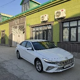 Hyundai Elantra 2024