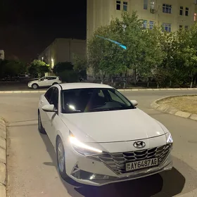 Hyundai Elantra 2021
