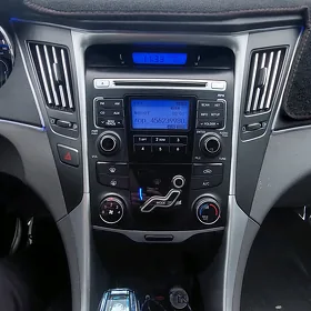 Hyundai Sonata Magnitafon