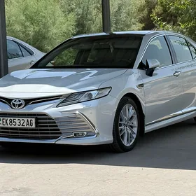 Toyota Camry 2021